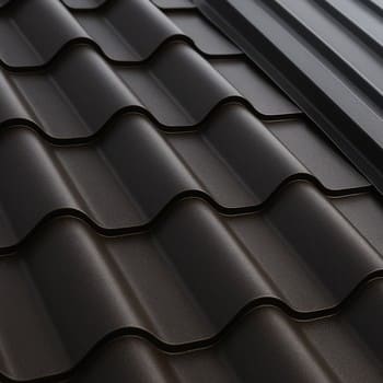 Dam profili və su axını üçün formalaşdırılmış metal örtük nümunəsi